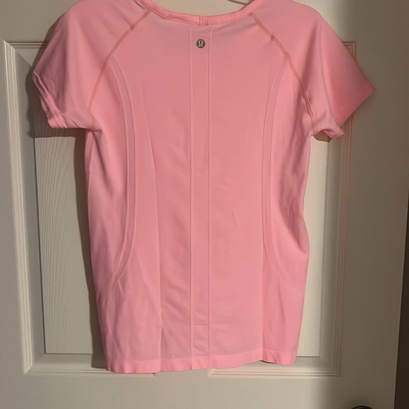 PINK LULULEMON SWIFTLY TECH SIZE 8 - Picture 2 of 4